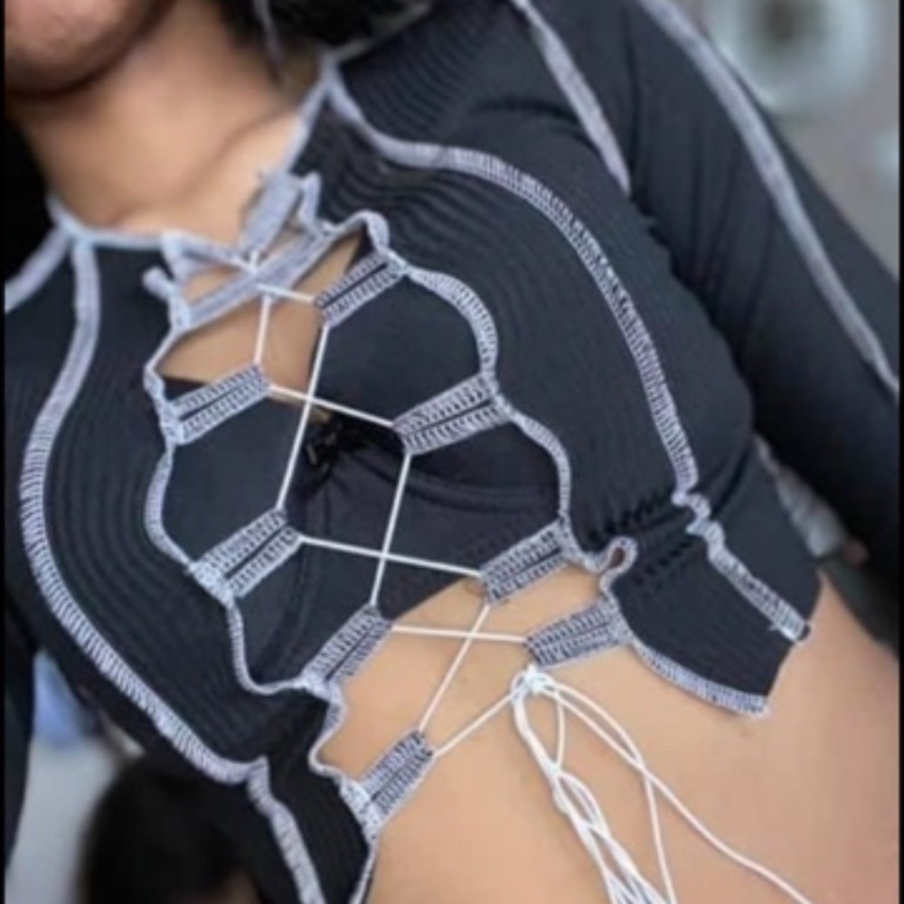 Tie up cross shirt